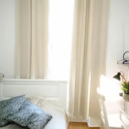 Tiny Cozy Accommodation Zagreb Exterior photo