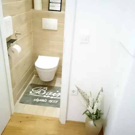 Tiny Cozy Accommodation Zagreb Exterior photo