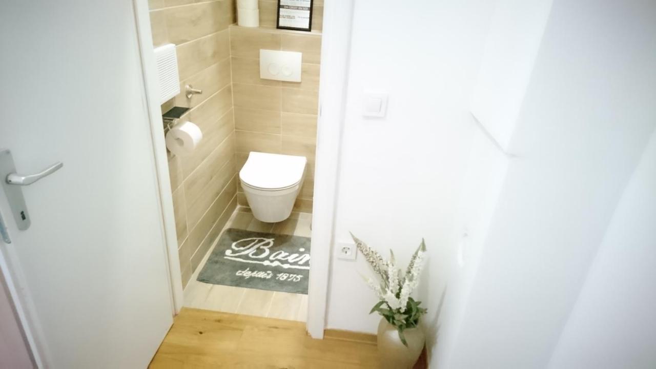 Tiny Cozy Apartment *